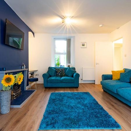 Newly-Renovated, Mid-Terrace Cottage In 포스마독 외부 사진
