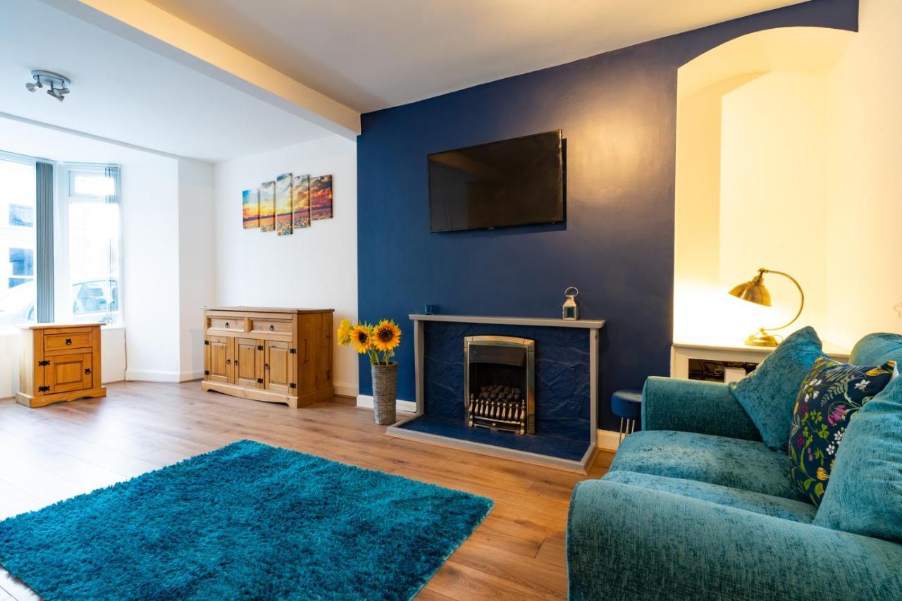 Newly-Renovated, Mid-Terrace Cottage In 포스마독 외부 사진